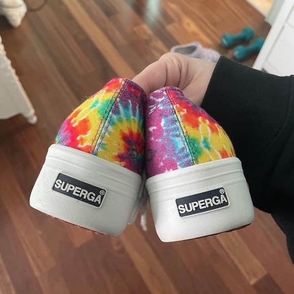 Brand New Superga Tie Dye Woman’s 7 Platform Sneaker - Picture 4 of 4